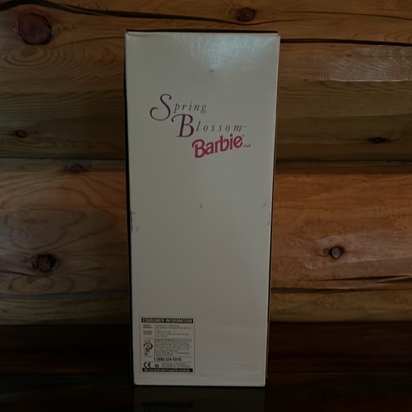 Avon Exclusive NWT/NIB Spring Blossom Barbie 11.5 Inch 1995 - Picture 5 of 10
